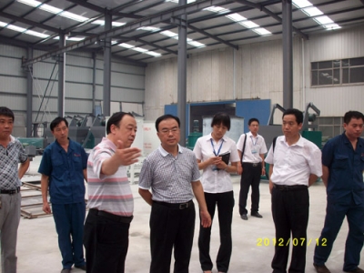 2012.7.12日李國忠教授到我公司參觀考察、指導工作